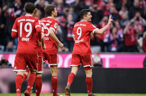 Mit diesen spielern versteht sie sich besonders gut | orange man beim. Bayern Munich batter struggling Hamburg 6-0 at home
