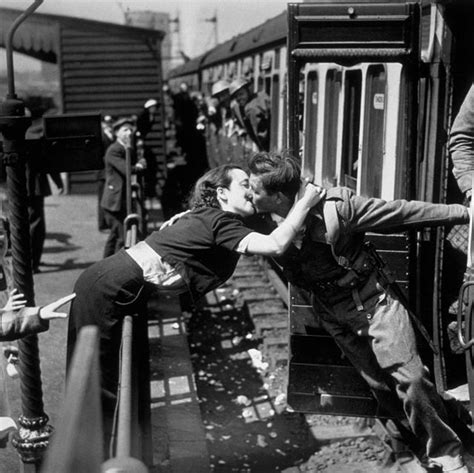 Participez à la première compétition par duos mixtes, d'une durée de deux jours sur. These Vintage Photos Of Couples During War Time Will ...