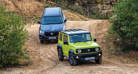 Suzuki Jimny vs Toyota Land Cruiser off road localisé