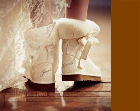 Tutti i consigli sui gioielli per il l'unico in italia che dal 2013 aiuta spose oculate a tutelare budget e ambiente. Sposarsi con le UGG: anche per le spose le scarpe più pelose del pianeta. Le foto | Wedding ...