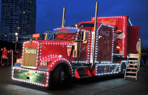 Coca Cola Christmas Truck In Belfast Belfast Live