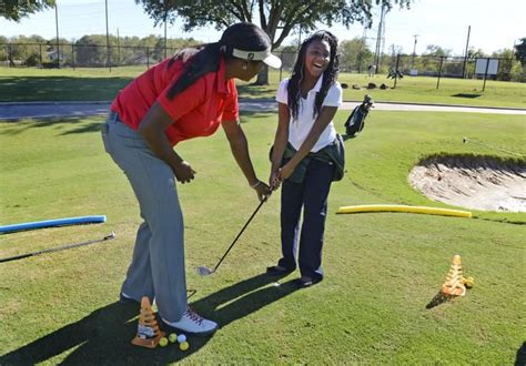 Ada beberapa petunjuk yang diberikan oleh oda dalam one piece chapter 981 dan 982 yang dirilis pada dua minggu kemarin. African-American golfer works to recruit more girls, minorities to the game