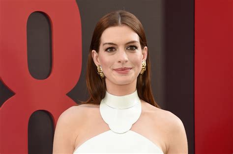 Anne Hathaway Is Quitting Drinking For 18 Years Glamour