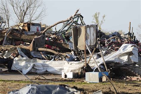 Theres Nothing Left Mississippi Tornadoes Kill 23 Chattanooga