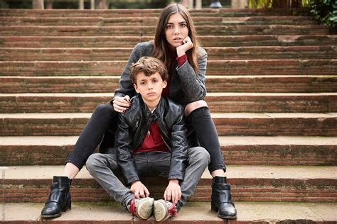 Trendy Siblings Sitting On Steps By Guille Faingold Sibling Sister