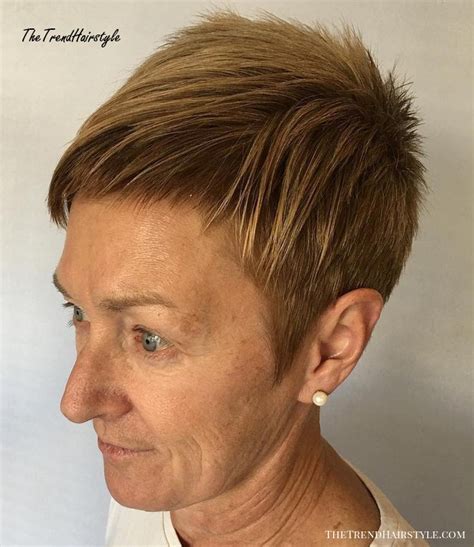 This hairstyle is beautiful to apply at the women with glasses especially for them with gray hair. Razored Pixie with Balayage and Root Shadow - 20 Flawless ...
