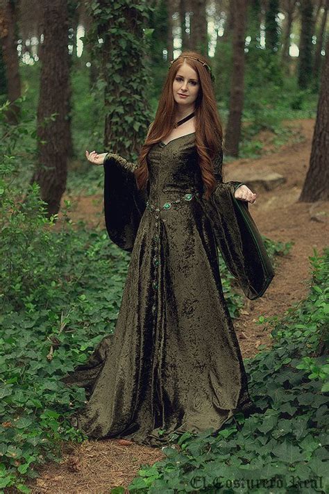 Celtic Princess Green Velvet Costume Medieval By Costureroreal €160 00 Medieval Dress
