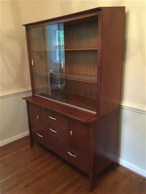 Drexel mid century china cabinet. Mid Century Modern Illuminated China Cabinet by Drexel ...