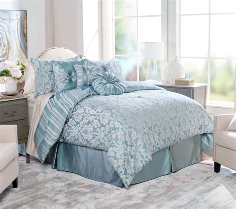 Includes plush comforter and two matching pillowcases. Northern Nights Jacquard Reversible 7-Piece King Comforter ...