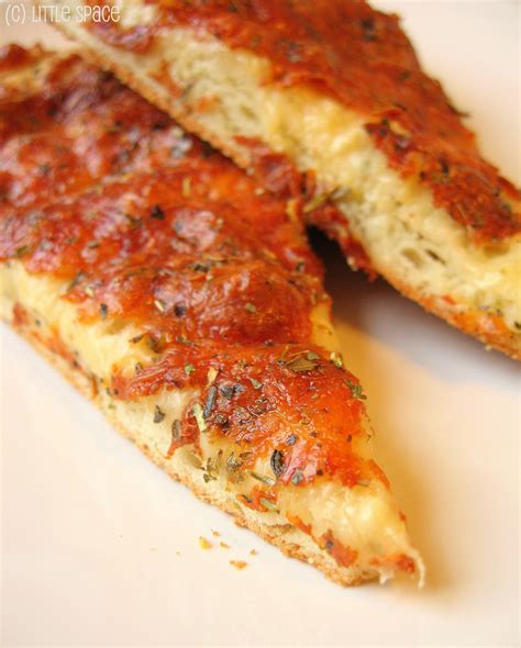 Yummy Recipezz Roasted Garlic Pizza