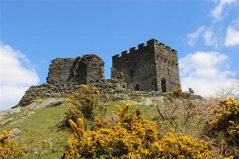 Dolwyddelan Castle In Snowdonia Wales Rcastles