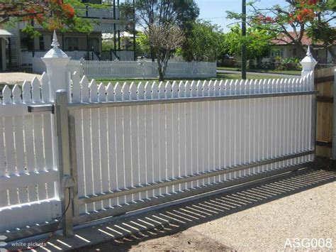 Regardless of if you are planning a fence or gate project in chain link, wood, vinyl, ornamental steel, or aluminum, for a deck or backyard, hoover fence has a gate for you. Picket Fences, Brisbane | White Pickets
