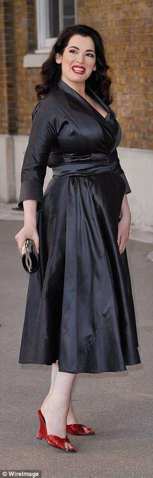 Nigella Lawson Shows Off Terrific Slimmer Figure In Canada Daily Mail Online