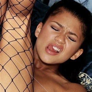 Zendaya Caught On Video Daydreaming About Sex