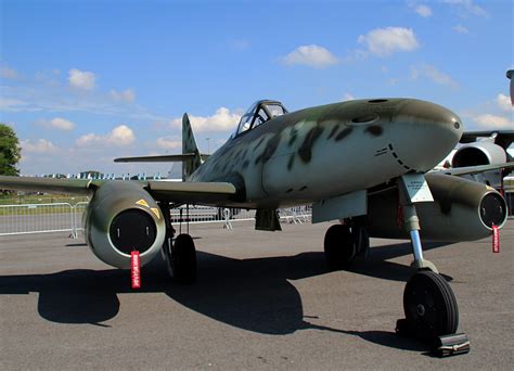 Check spelling or type a new query. Düsenjäger Messerschmitt Me-262 Fotos - Flugzeug-bild.de