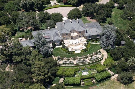 10 Incredible Mansions Of The Rich And Famous Interesticle