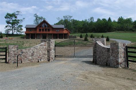 Beautiful Country Entrance Way And Gate Entrance Gates Driveway