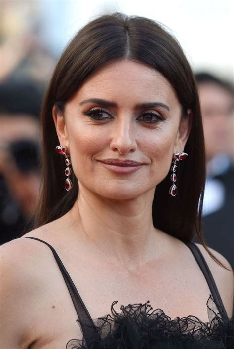 Penelope Cruz Everybody Knows Premiere And Cannes Film