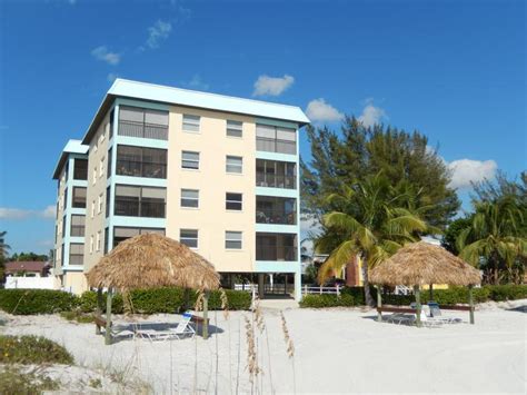 Beachfront Condo With Weekly Rentals Has Internet Access And Parking