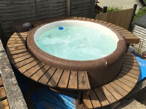 Softub Resort T300 Hot Tub Plus Wooden Surround Rrp £8000 New In