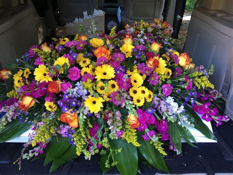 Flowers for an infant or child: Pin by Dottie's Florist on Funeral Flowers | Funeral ...