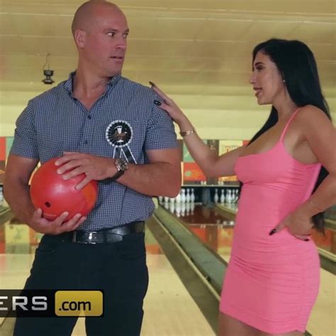 Valerie Kay Sean Lawless Bowling For The Bachelor Xhamster