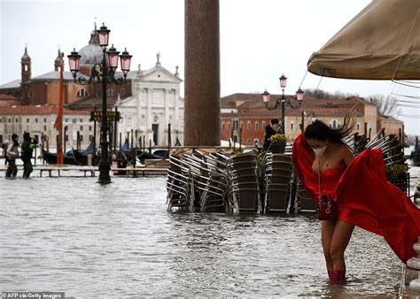 Venice Floods St Mark S Square Swamped With Water After Heavy Rain