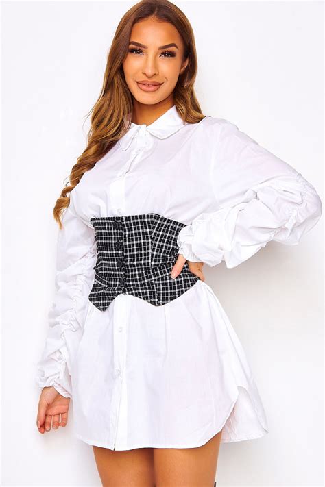 Il ferme w / deux minuscules snaps métalliques il est le meilleur sur cette taille de barbie, un style vintage bustier ( 14 cm buste ). Robe chemise blanche + bustier à carreaux - Brentiny Paris