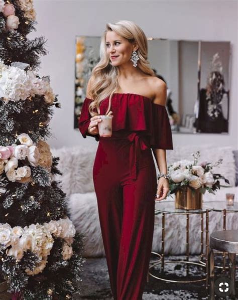 Last Minute Christmas Holiday Outfit Inspiration Casual Christmas Party Outfit Cute Christmas