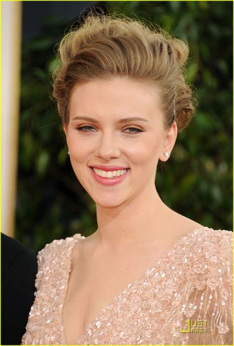 Scarlett Johansson Golden Globes 2011 Red Carpet Photo 2511779