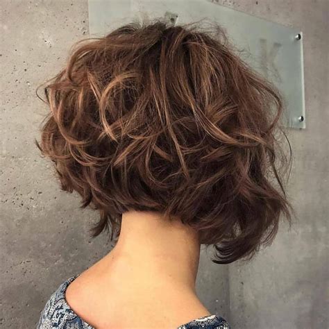 Bob mosso e riccio, per un look sempre accattivante ...