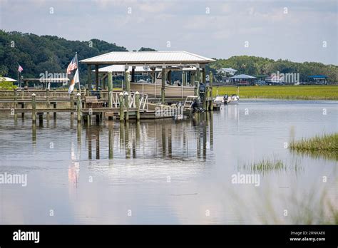 Egans creek docks hi-res stock photography and images - Alamy