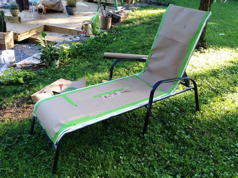 diy: painted lounge chairs