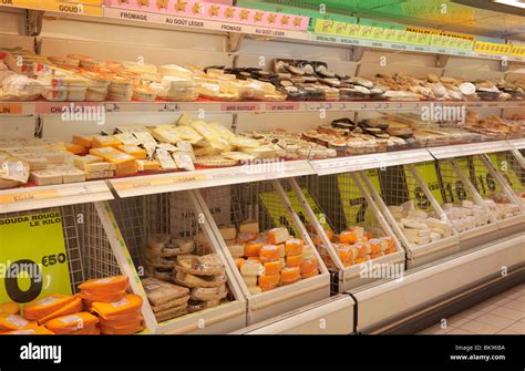 Supermarket Cheese Display Stock Photo Alamy