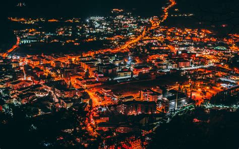 carta da parati città notturna vista dall alto luci della città notte hd widescreen alta