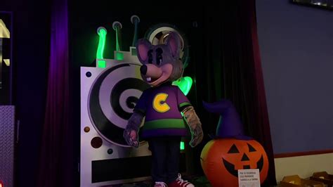Chuck E Cheese Be Yourself Studio C Stage Youtube