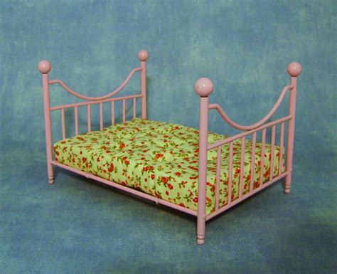 12th Scale Dolls House Pink Metal Bed Df1427 Hobbies Streets Ahead