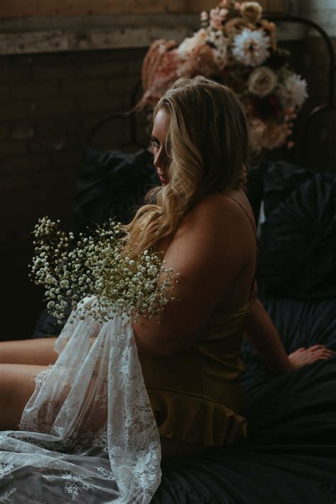 Milwaukee Boudoir Photography >> NOTORIOUS Boudoir