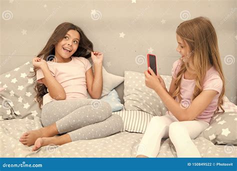 Girlish Leisure Pajama Party Girls Smartphone Posing Great Shot Send