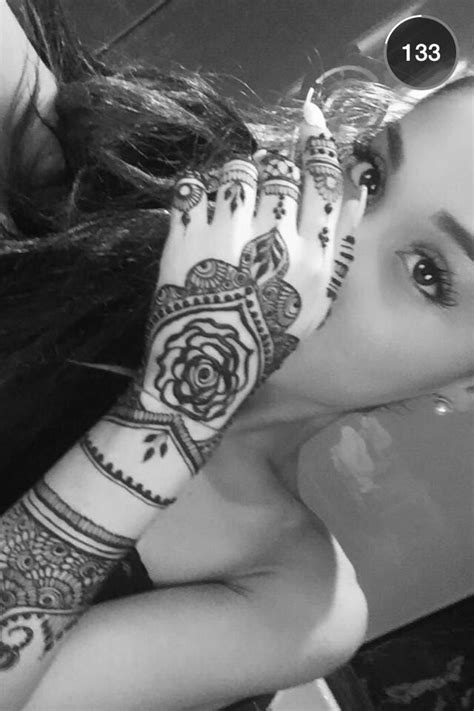 Idea by ( ^ω^ ) on Ariana Grande | Henna tattoo, Ariana ...
