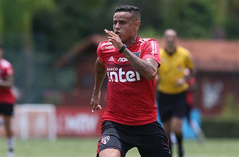Veja a situação do são paulo na tabela do brasileirão e simule as partidas! São Paulo e Grêmio esfriam troca de Everton por Luciano