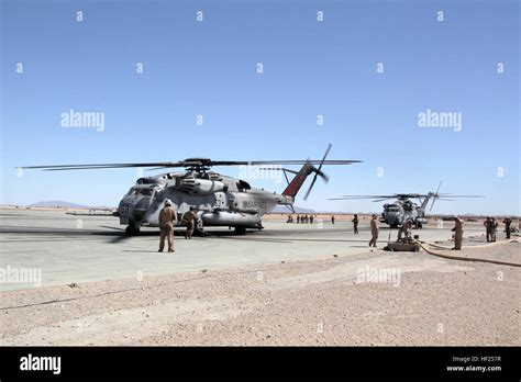 Us Marine Corps Ch 53e Super Stallions With Marine Heavy Helicopter