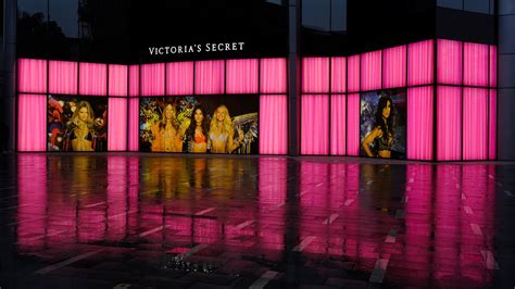 Lingerie Brand Victoria S Secret Sales Tumble Amid Digital Era Cgtn