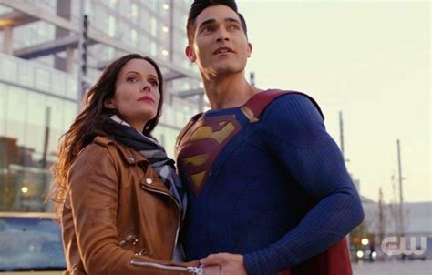 Superman And Lois Set Photos Reveals New A New Superman Costume Jefusion