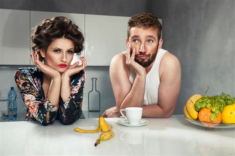 Обои пара мужчина девушка кухня завтрак на рабочий стол
