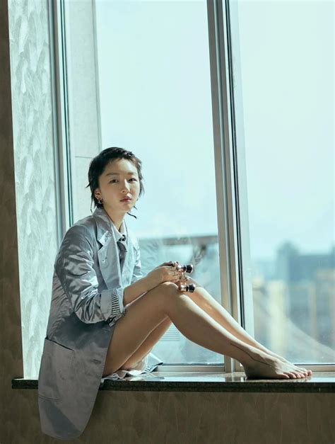 Goddess Zhou Dongyus Beautiful Feet Inews