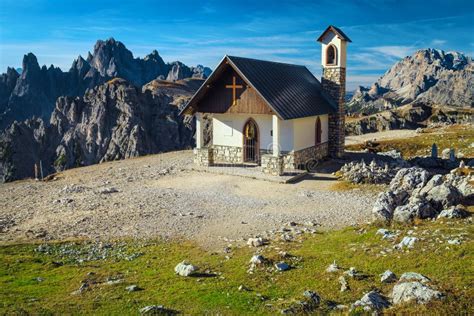 Mountain Chapel Near Tre Cime Di Lavaredo Dolomites Photos Free