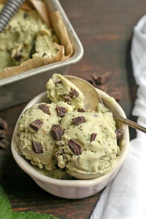 Paleo Mint Chocolate Chip Ice Cream Recipe In 2020 Mint Chocolate