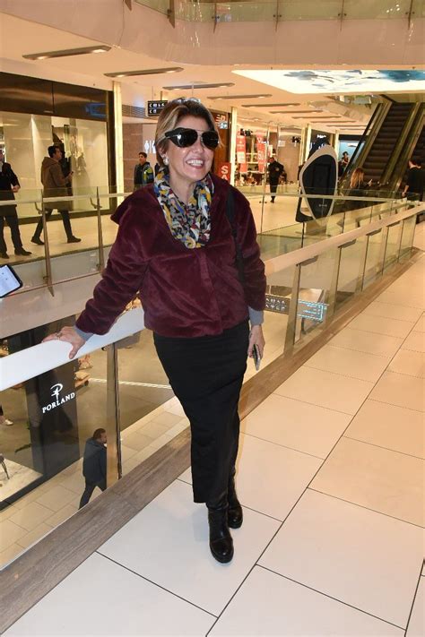 Gülben ergen şarkıları gülben ergen albümleri. Gülben Ergen soruları öpücükle geçiştirdi - Magazin haberleri