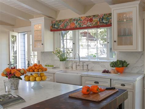 Round Kitchen Islands Pictures Ideas And Tips From Hgtv Hgtv
